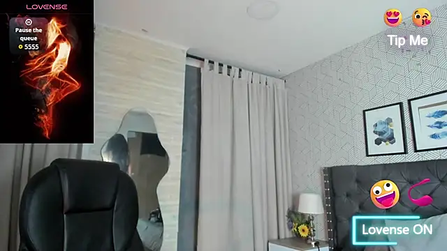 Snapshot of sweet__vanessa1 chatting on October 18, 2025, 4:58 am sweet vanessa1 online show from October 18, 2025, 4:58 am