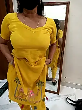 Snapshot of soni_yhakur chatting on February 7, 2026, 5:26 am soni yhakur online show from February 7, 2026, 5:26 am