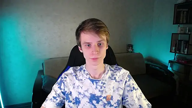 Snapshot of yes_cute_boy_ chatting on April 4, 2026, 5:30 pm yes cute boy online show from April 4, 2026, 5:30 pm