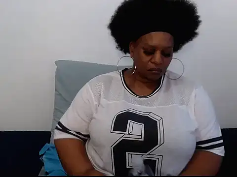 Snapshot of SplendidThalita chatting on November 13, 2025, 12:09 pm SplendidThalita online show from November 13, 2025, 12:09 pm