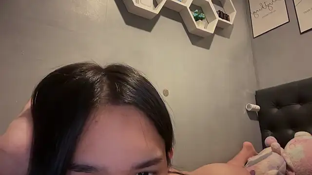 lelasohna online show from March 3, 2026, 7:48 am