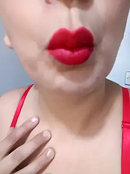 Snapshot of LINA-DALOUA chatting on November 19, 2025, 8:14 am LINA-DALOUA online show from November 19, 2025, 8:14 am