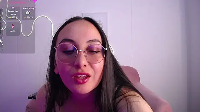 Snapshot of selene_swee chatting on July 8, 2026, 8:42 pm selene swee online show from July 8, 2026, 8:42 pm