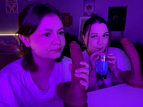 Snapshot of MoonIvy_ chatting on November 26, 2025, 6:52 pm MoonIvy online show from November 26, 2025, 6:52 pm