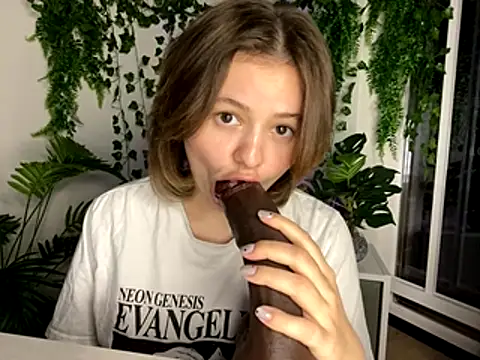 Snapshot of MoonIvy_ chatting on November 2, 2025, 5:18 pm MoonIvy online show from November 2, 2025, 5:18 pm