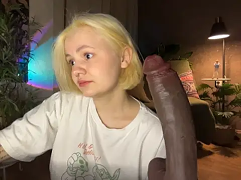 MoonIvy  online show from May 1, 2026, 7:19 pm