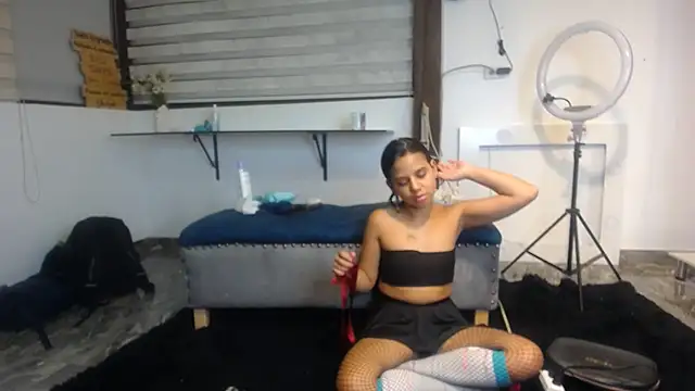 Snapshot of habdiela chatting on November 9, 2025, 10:19 am habdiela online show from November 9, 2025, 10:19 am