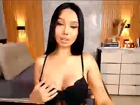 Snapshot of MiaFuckingWill chatting on April 28, 2026, 11:47 am MiaFuckingWill online show from April 28, 2026, 11:47 am