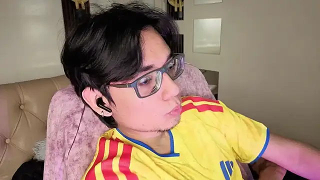 davoxer online show from June 24, 2026, 3:38 am