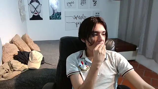 Snapshot of davoxer chatting on October 17, 2025, 3:32 am davoxer online show from October 17, 2025, 3:32 am