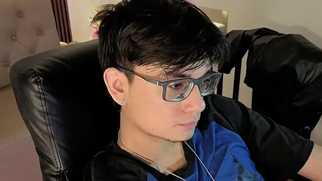 davoxer online show from April 23, 2026, 3:57 am