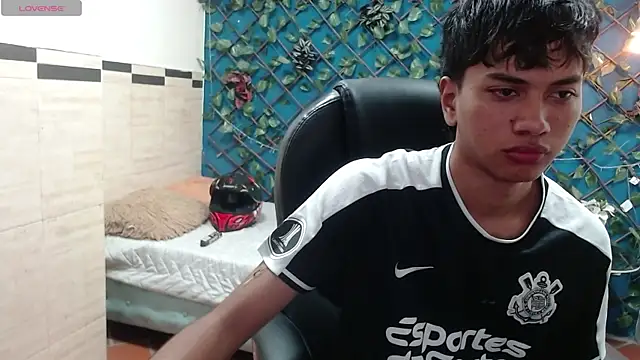 Snapshot of markbowie chatting on November 20, 2025, 2:29 pm markbowie online show from November 20, 2025, 2:29 pm