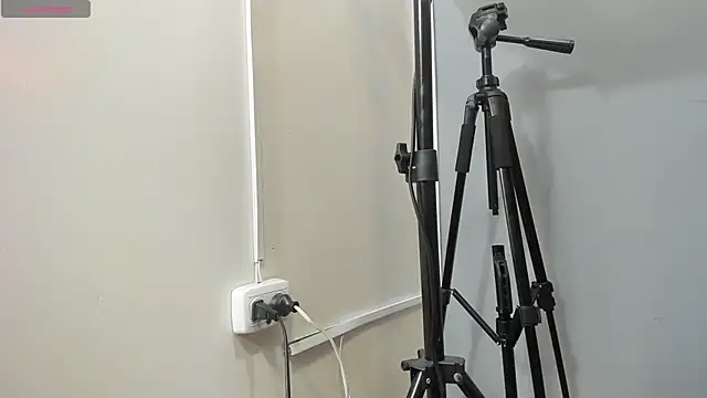 Snapshot of markbowie chatting on October 16, 2025, 2:47 pm markbowie online show from October 16, 2025, 2:47 pm