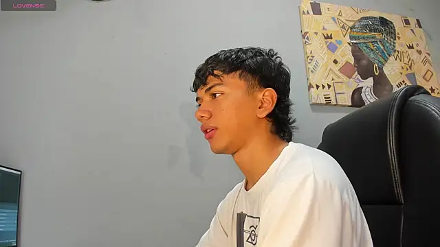 Snapshot of markbowie chatting on December 14, 2025, 1:28 pm markbowie online show from December 14, 2025, 1:28 pm