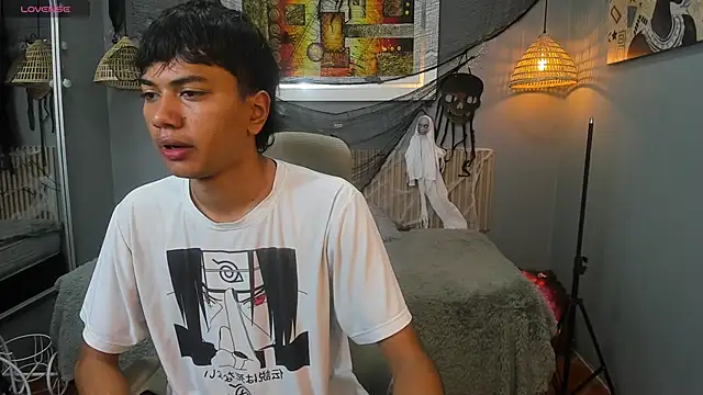 Snapshot of markbowie chatting on October 19, 2025, 12:30 pm markbowie online show from October 19, 2025, 12:30 pm