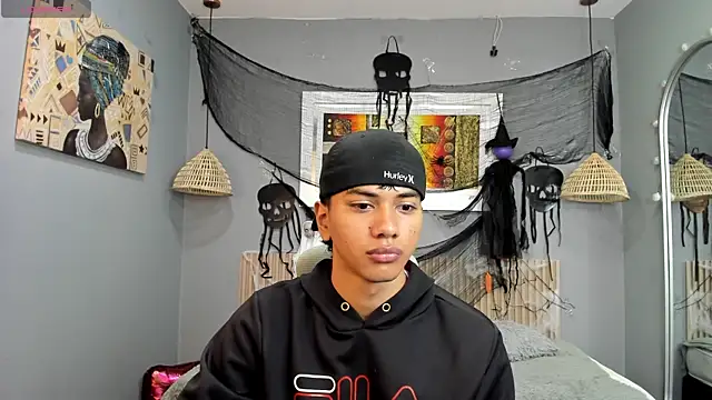 Snapshot of markbowie chatting on October 22, 2025, 11:42 am markbowie online show from October 22, 2025, 11:42 am