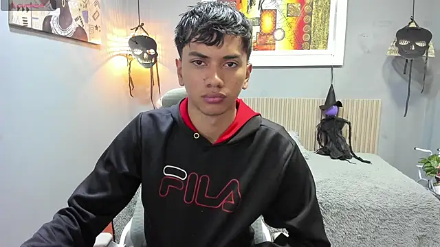 Snapshot of markbowie chatting on November 5, 2025, 11:35 am markbowie online show from November 5, 2025, 11:35 am