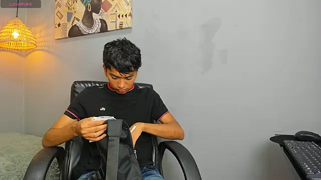 Snapshot of markbowie chatting on November 26, 2025, 11:54 am markbowie online show from November 26, 2025, 11:54 am