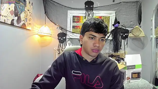 Snapshot of markbowie chatting on October 17, 2025, 11:56 am markbowie online show from October 17, 2025, 11:56 am