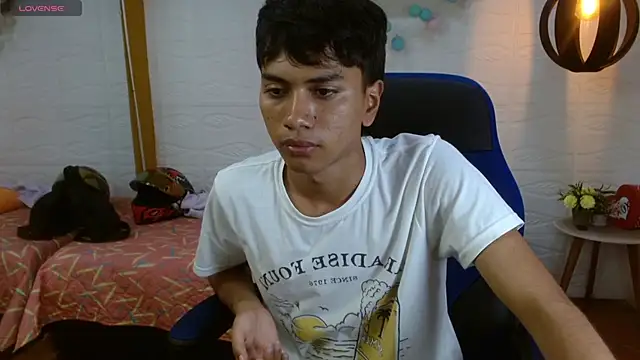 Snapshot of markbowie chatting on November 15, 2025, 8:35 pm markbowie online show from November 15, 2025, 8:35 pm