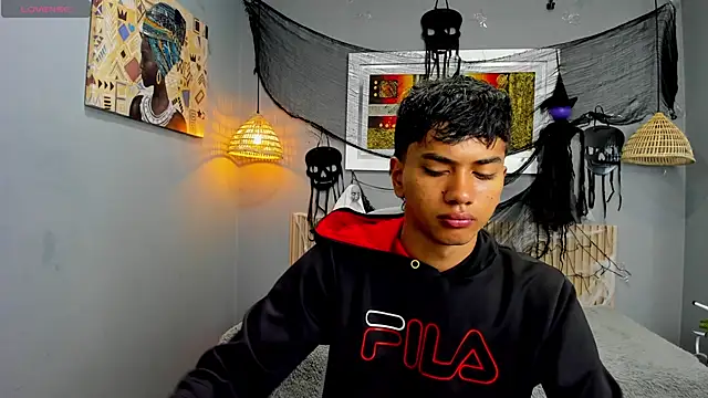 Snapshot of markbowie chatting on November 4, 2025, 11:25 am markbowie online show from November 4, 2025, 11:25 am