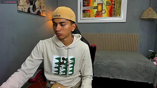 Snapshot of markbowie chatting on November 11, 2025, 11:38 am markbowie online show from November 11, 2025, 11:38 am