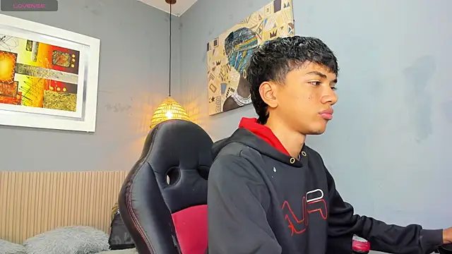 Snapshot of markbowie chatting on November 21, 2025, 11:31 am markbowie online show from November 21, 2025, 11:31 am