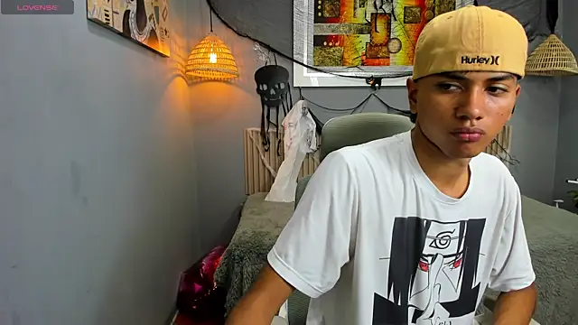 Snapshot of markbowie chatting on November 1, 2025, 3:28 pm markbowie online show from November 1, 2025, 3:28 pm