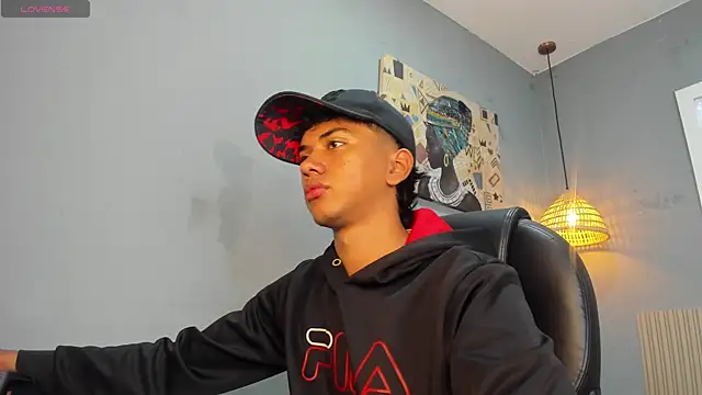 Snapshot of markbowie chatting on December 4, 2025, 11:42 am markbowie online show from December 4, 2025, 11:42 am