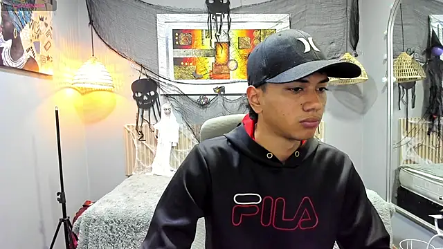 Snapshot of markbowie chatting on October 20, 2025, 12:38 pm markbowie online show from October 20, 2025, 12:38 pm