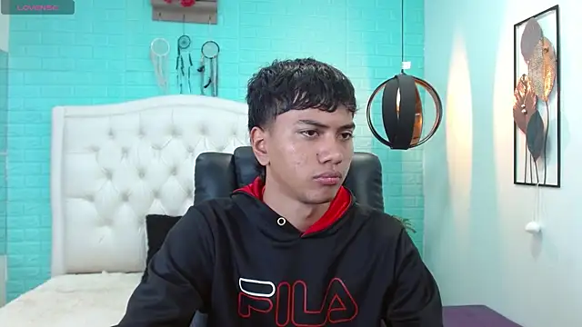 Snapshot of markbowie chatting on November 9, 2025, 12:31 pm markbowie online show from November 9, 2025, 12:31 pm