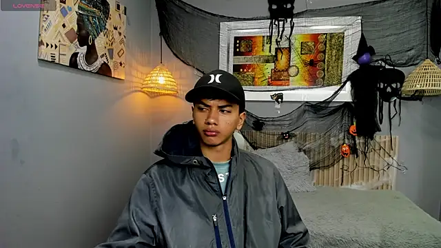 Snapshot of markbowie chatting on October 21, 2025, 11:31 am markbowie online show from October 21, 2025, 11:31 am