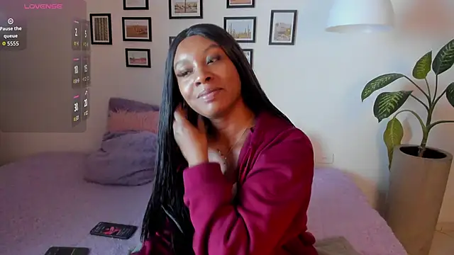 Coco joness online show from November 2, 2025, 8:03 pm