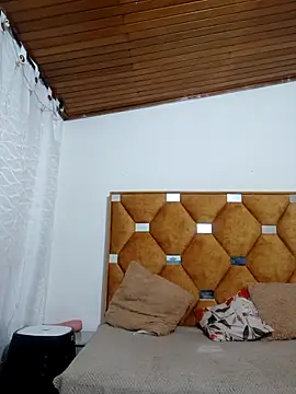 CATTALINAHOT online show from March 11, 2026, 5:12 am