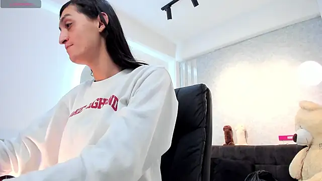 Snapshot of lily_cash1 chatting on February 5, 2026, 12:56 pm lily cash1 online show from February 5, 2026, 12:56 pm