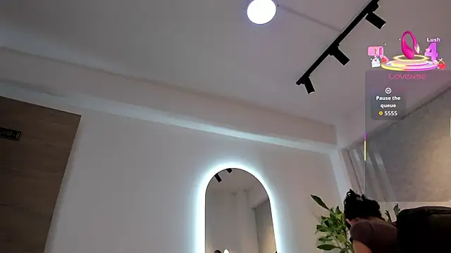 Snapshot of lily_cash1 chatting on February 10, 2026, 1:10 pm lily cash1 online show from February 10, 2026, 1:10 pm