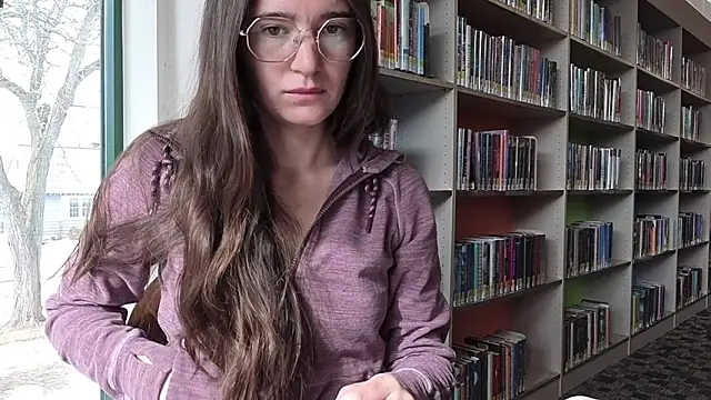 Snapshot of bambifarrina chatting on February 10, 2026, 5:12 pm bambifarrina online show from February 10, 2026, 5:12 pm