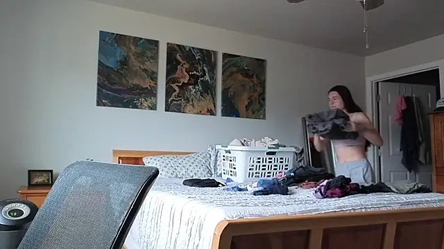 Snapshot of bambifarrina chatting on February 21, 2026, 7:16 pm bambifarrina online show from February 21, 2026, 7:16 pm