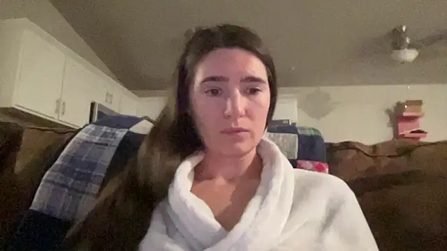 Snapshot of bambifarrina chatting on April 14, 2026, 3:11 am bambifarrina online show from April 14, 2026, 3:11 am