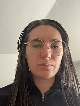 Snapshot of bambifarrina chatting on March 25, 2026, 5:34 pm bambifarrina online show from March 25, 2026, 5:34 pm