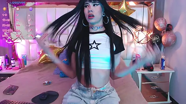 Snapshot of Foxxy_Doll chatting on November 3, 2025, 1:04 pm Foxxy Doll online show from November 3, 2025, 1:04 pm