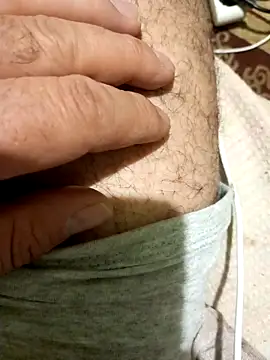 Snapshot of bullut06 chatting on December 13, 2025, 9:10 pm bullut06 online show from December 13, 2025, 9:10 pm