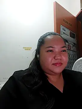 LianaCruzado online show from May 8, 2026, 12:53 pm
