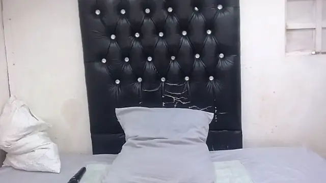 Snapshot of GlowGoddessxx chatting on April 9, 2026, 5:42 am GlowGoddessxx online show from April 9, 2026, 5:42 am