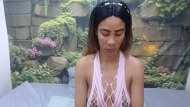 GlowGoddessxx online show from June 26, 2026, 1:44 am