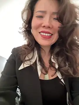 anna yngs online show from May 25, 2026, 6:45 am