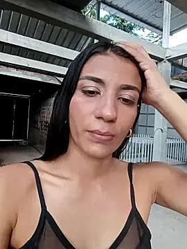 -juicy  online show from October 2, 2025, 8:56 pm