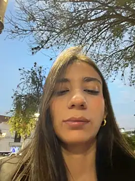 -juicy  online show from March 4, 2026, 11:23 pm