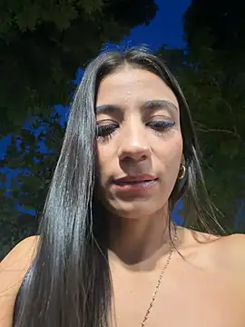 Snapshot of -juicy_ chatting on May 10, 2026, 11:28 pm -juicy online show from May 10, 2026, 11:28 pm