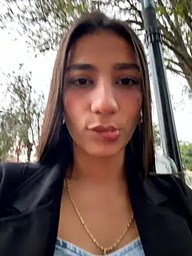 -juicy  online show from March 16, 2026, 11:07 pm